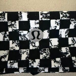 Lululemon Women’s Luxtreme NWOT Black & White Training Headband
